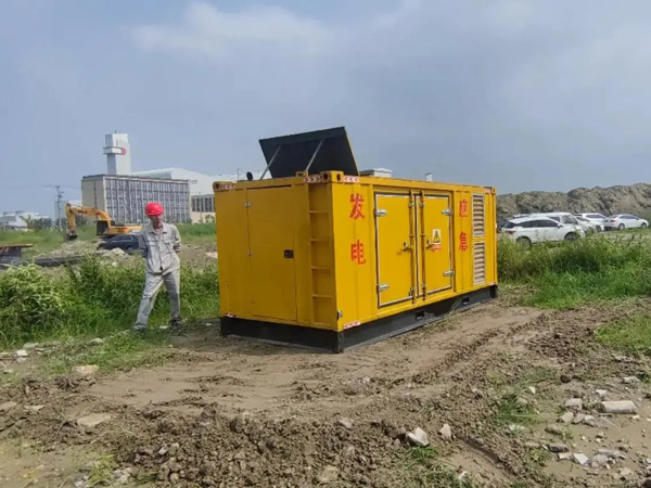 扶沟200KW柴油发电机机组每小时的油耗量受哪些因素影响？